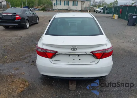 2016 Toyota Camry Se z USA, uszkodzony, nr VIN 4T1BF1FK8GU189033